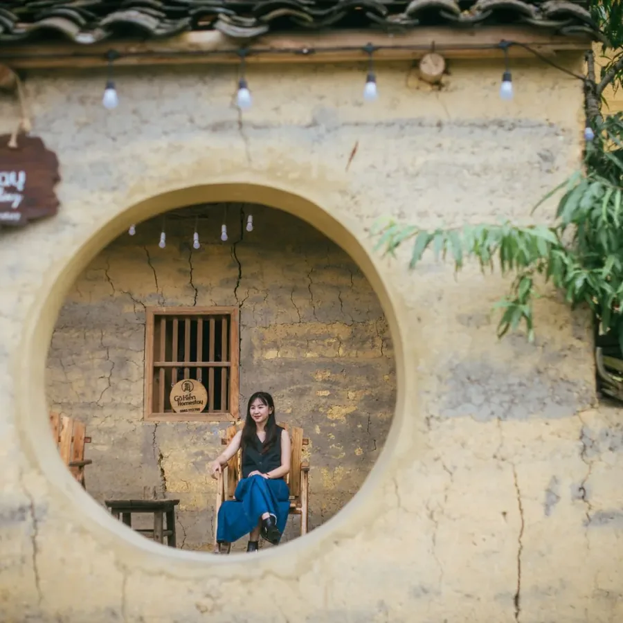 Chủ nhà và nhân viên hỗ trợ